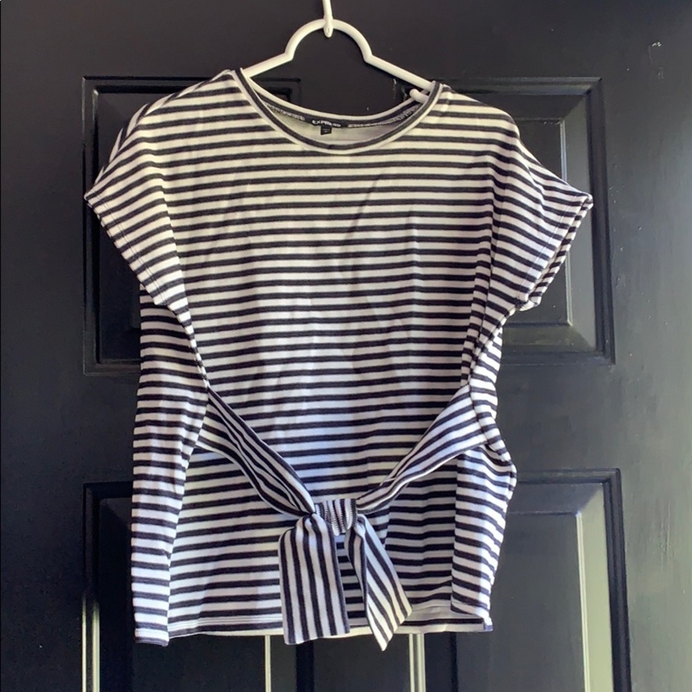 Express Tie Front Top